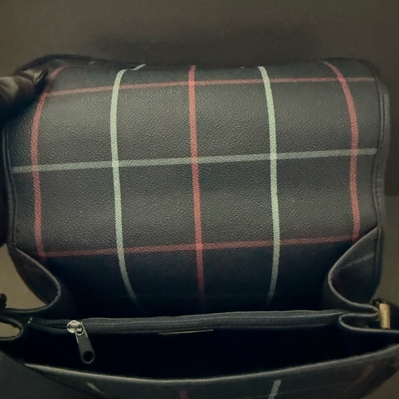 EUC BURBERRYS LONDON CROSSBODY - Picture 4 of 10